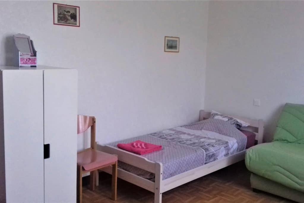 Spacieux Appartement Proche Centre Et Piscine Condom Kültér fotó