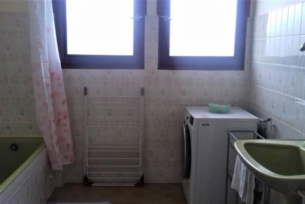 Spacieux Appartement Proche Centre Et Piscine Condom Kültér fotó